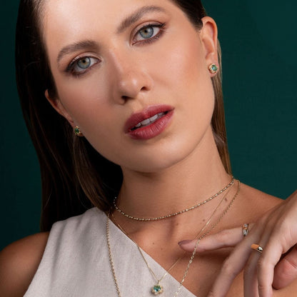 18K vergoldeter zarter Ohrring mit grünem Turmalin