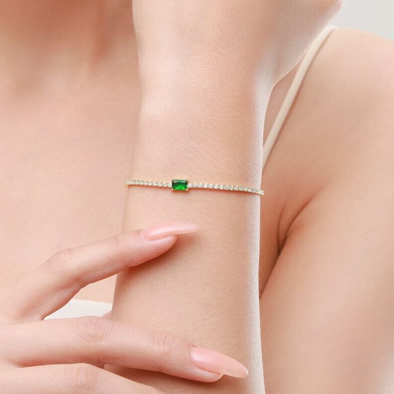 Smaragd-Armband mit Zirkoniasteinen besetzt